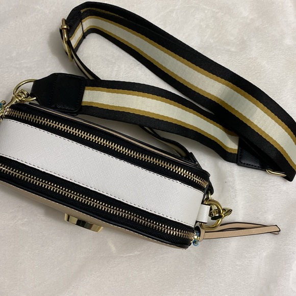 Colorblock Crossbody Bag - Picture 8 of 8